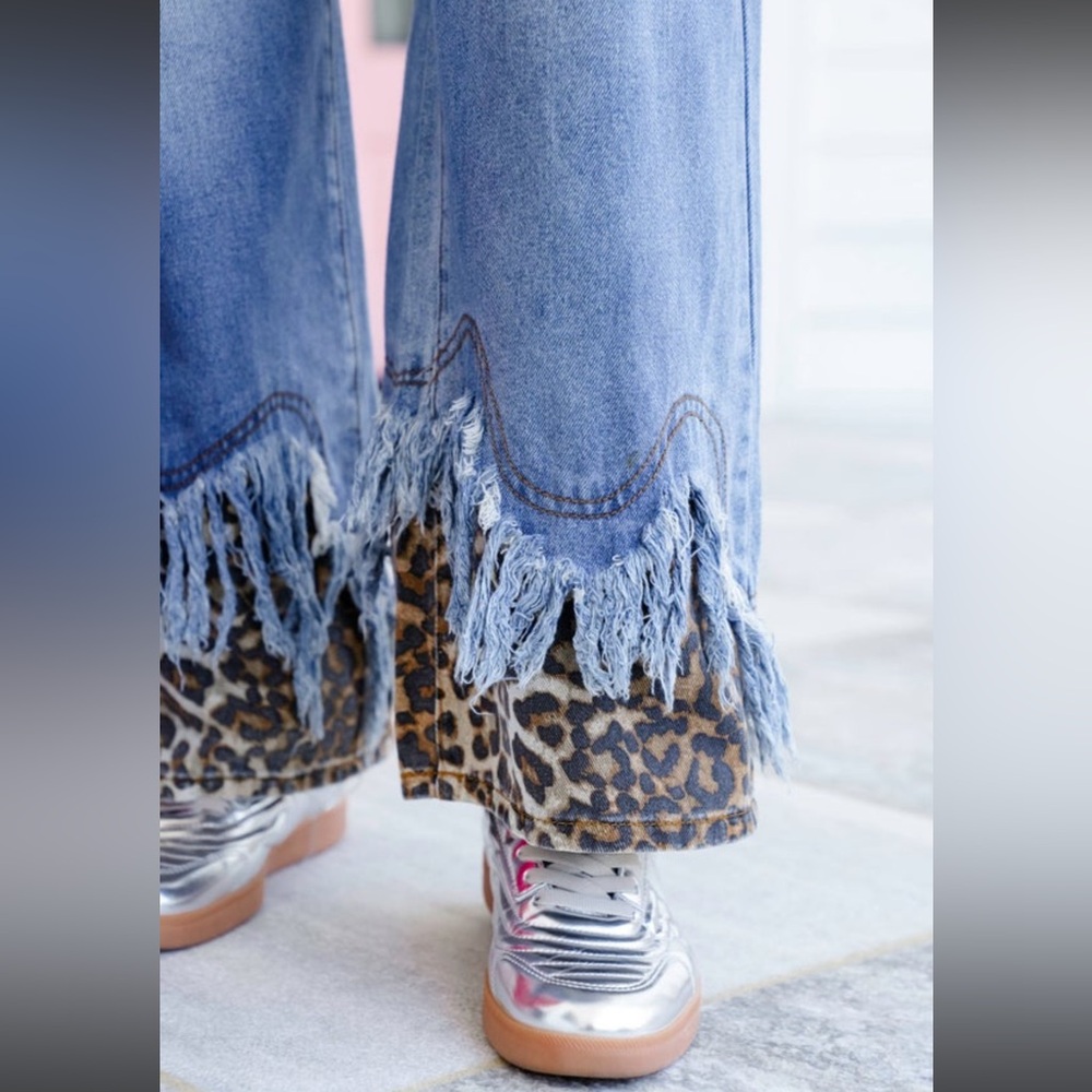 NWOT Double Waist Frayed Hem Jeans with Leopard Detail Oli & Hali Denim - Picture 4 of 16